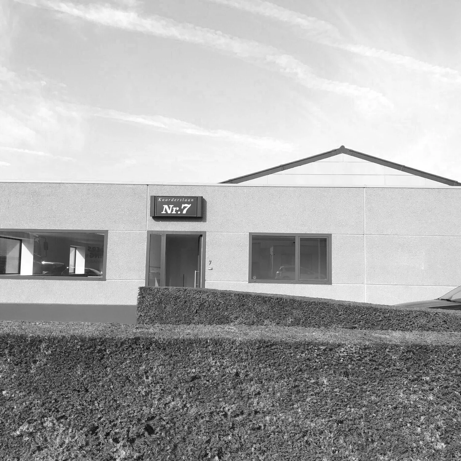 De gevel van het atelier van Studio WICK aan de Kaarderslaan in Lokeren