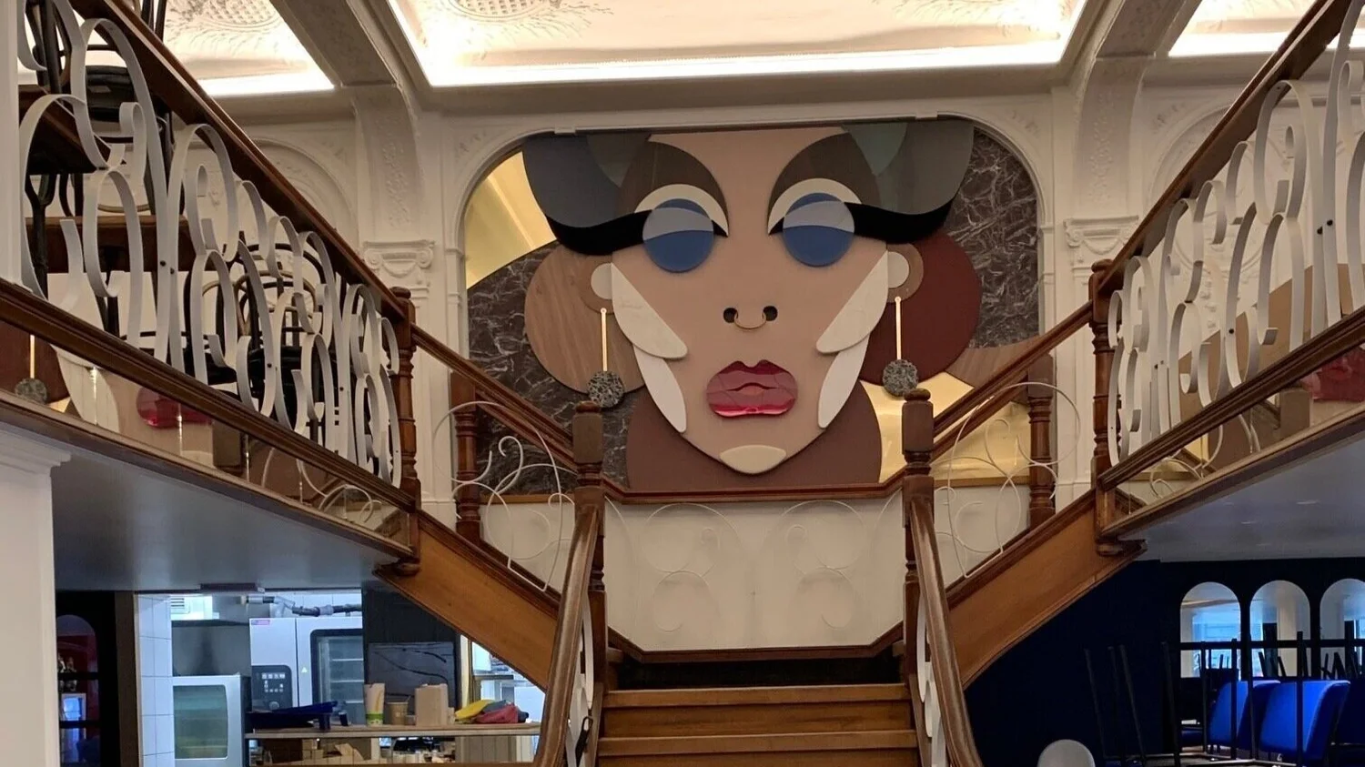 LE GRAND CAFÉ — Le Grand Café — zaal